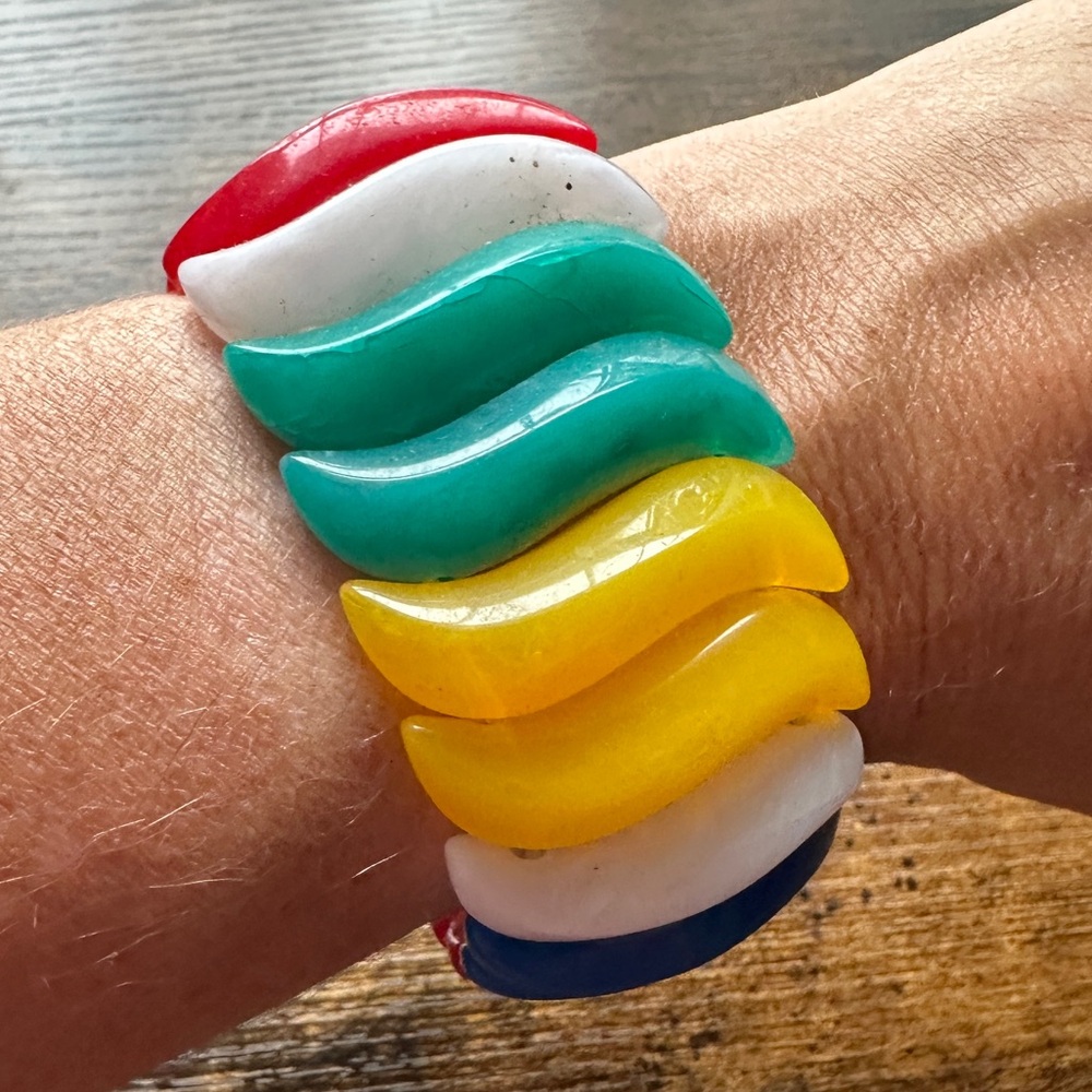 VINTAGE Avon Colorful Wave Bracelet